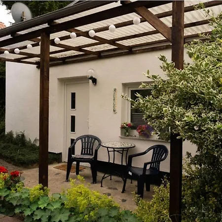 Ruwoldt Apartment *